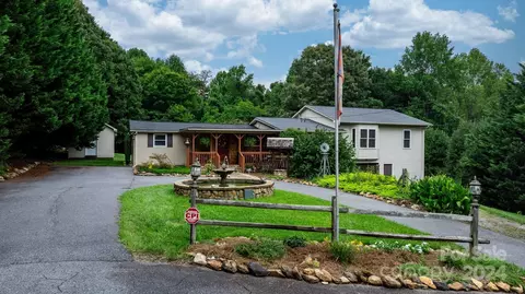 1485 1st Street Se Pl SE, Hickory, NC 28602