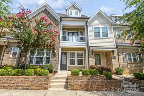 8918 Matthews Farm Ln, Charlotte, NC 28277