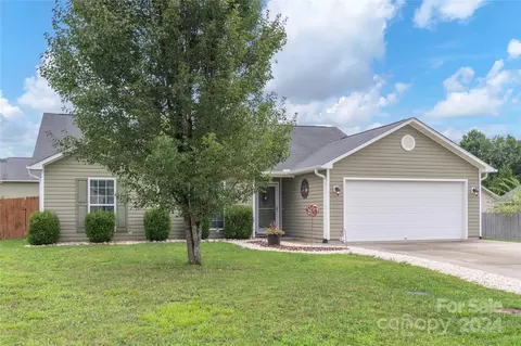 14 Woodbriar Rd, Weaverville, NC 28787