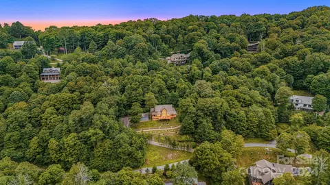 670 Overlook Dr, Mars Hill, NC 28754