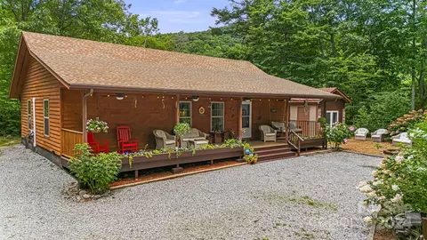 1089 Old Mill Rd, Hendersonville, NC 28792