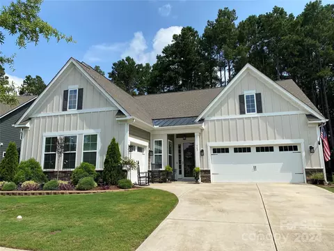 369 Picasso Trl, Mount Holly, NC 28120