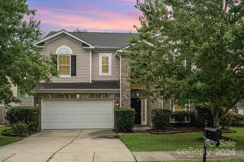 4500 Lawrence Daniel Dr, Matthews, NC 28104