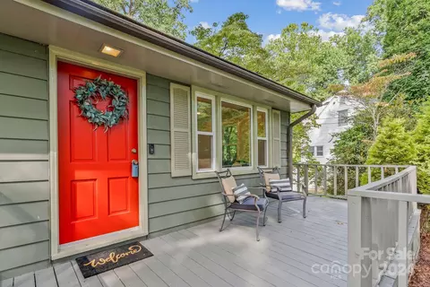 290 Maple Ct, Arden, NC 28704 photo 2