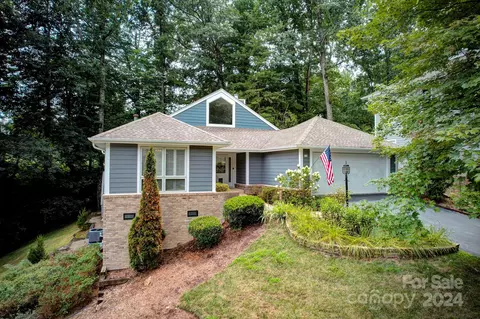 114 Broadmoor Dr, Flat Rock, NC 28731