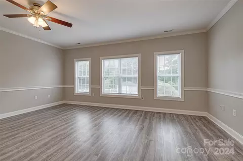 9273 Meadow Vista Rd, Charlotte, NC 28213