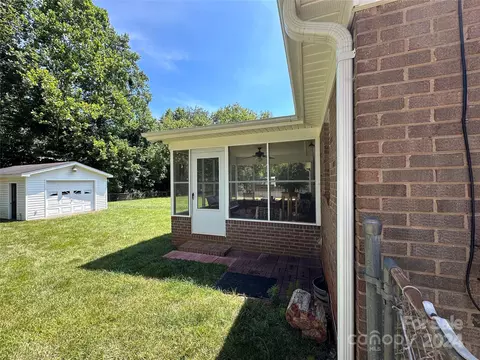 1854 Holland Dr, Conover, NC 28613 photo 3