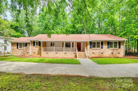 1520 Falconwood Cir, Rock Hill, SC 29732