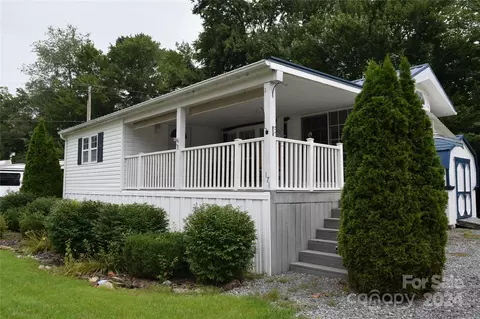 171 Pike Pt, Waynesville, NC 28785
