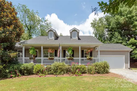 123 Jeromy Ln, Hendersonville, NC 28739