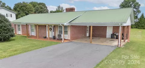 4561 Horseshoe Bend Rd, Hudson, NC 28638