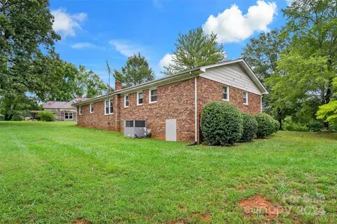 1627 Pearidge Rd, Bostic, NC 28018 photo 4