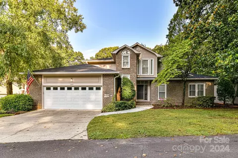 6615 Glenleaf Ct, Charlotte, NC 28270