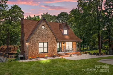 11816 Pump Station Rd, Charlotte, NC 28216
