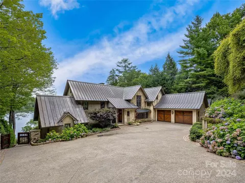 4176 W Club Blvd, Lake Toxaway, NC 28747