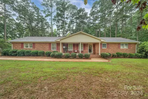 814 Troy Candor Rd, Troy, NC 27371