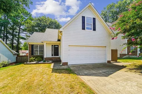 7415 Starvalley Dr, Charlotte, NC 28210