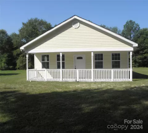 37 Davis St, Cheraw, SC 29520