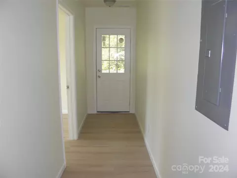Entry Way - 37 Davis St, Cheraw, SC 29520 photo 2 of 2