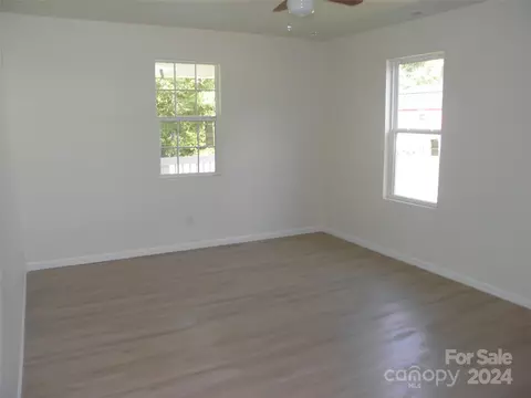 Bedroom - 37 Davis St, Cheraw, SC 29520 photo 3 of 3