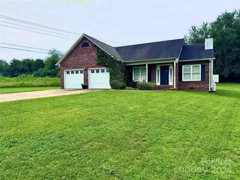 126 Freshfield Dr, Hudson, NC 28638