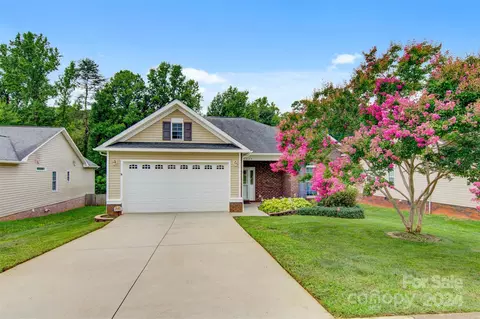 1528 Mayfair Dr, Conover, NC 28613