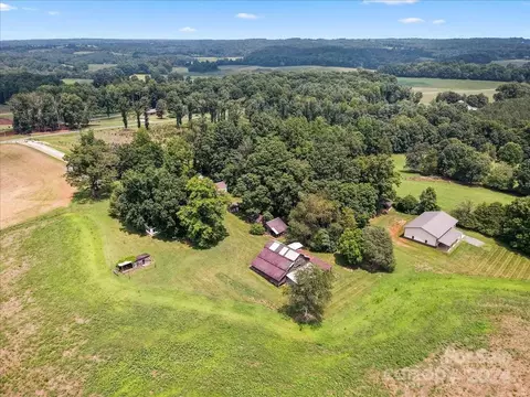 172 Houstonville Rd, Harmony, NC 28634