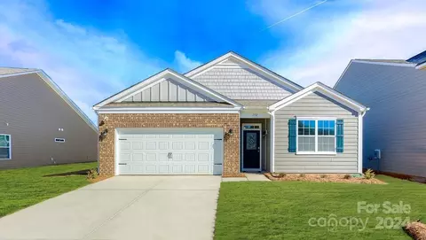 583 Country Oak Dr, Asheville, NC 28804
