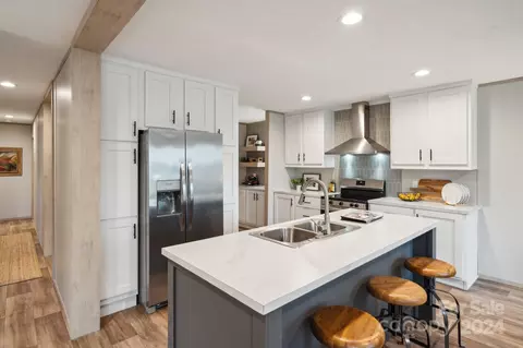 2027 Kennedy Dr, Statesville, NC 28677