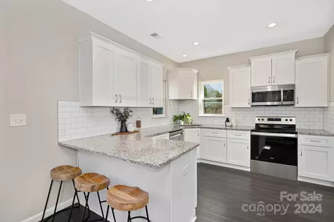 407 Centerfield Dr, Charlotte, NC 28214