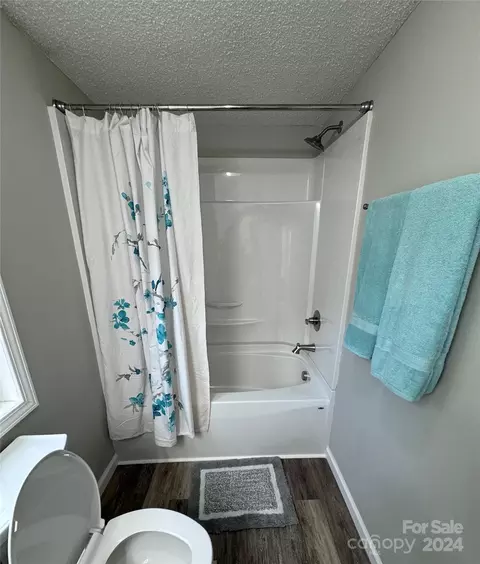 Bath - 444 Apache Path, Marion, NC 28752 photo 1 of 5