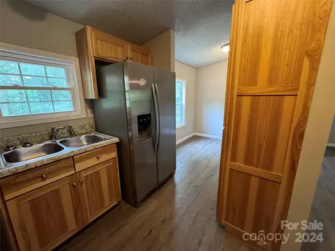 Kitchen - 444 Apache Path, Marion, NC 28752 photo 2 of 4