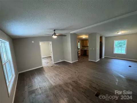 Living - 444 Apache Path, Marion, NC 28752 photo 1 of 1