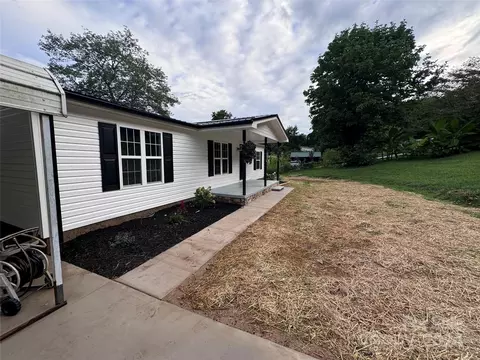 Exterior - 444 Apache Path, Marion, NC 28752 photo 3 of 5