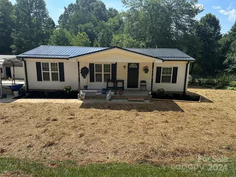 Exterior - 444 Apache Path, Marion, NC 28752 photo 2 of 5