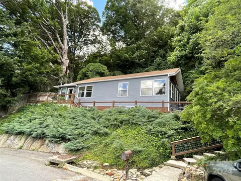 2 Skyview Pl, Asheville, NC 28804