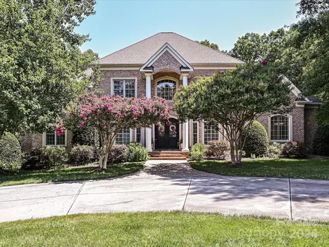 1141 Waynewood Dr, Waxhaw, NC 28173