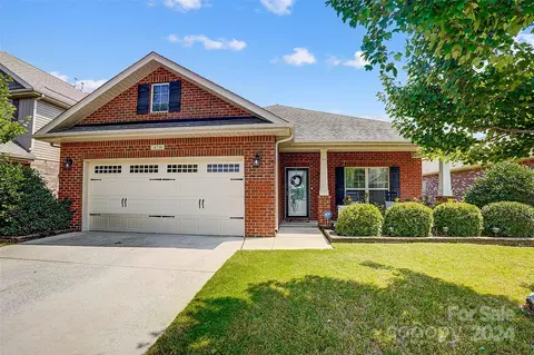 14736 Madison Hill Ct, Charlotte, NC 28273