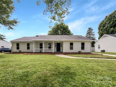 7501 Walnut Wood Dr, Charlotte, NC 28227