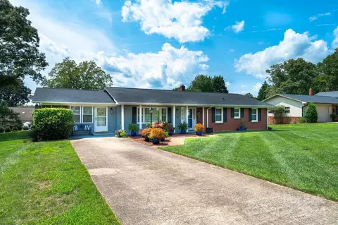 3309 7th Street Ne Dr NE, Hickory, NC 28601