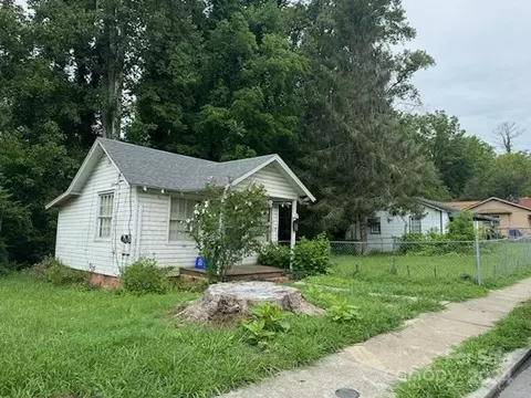113 Buncombe St, Hendersonville, NC 28739
