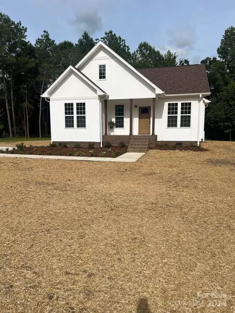111 Camden St, Lilesville, NC 28091
