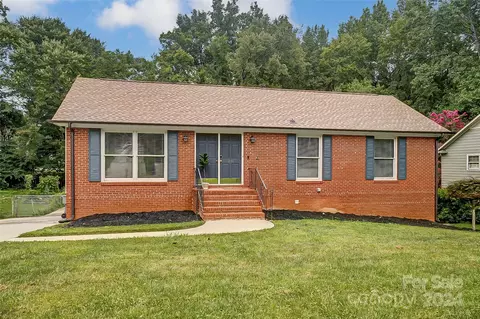 1048 Eaglewood Ave, Charlotte, NC 28212