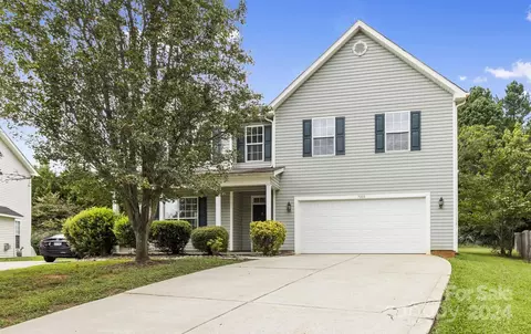 7010 Winter Garden Dr, Concord, NC 28025