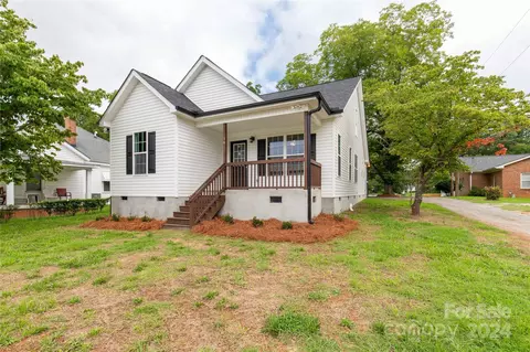 16 Maiden Ln, York, SC 29745