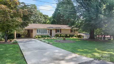 3434 38th Street Ne Dr NE, Hickory, NC 28601