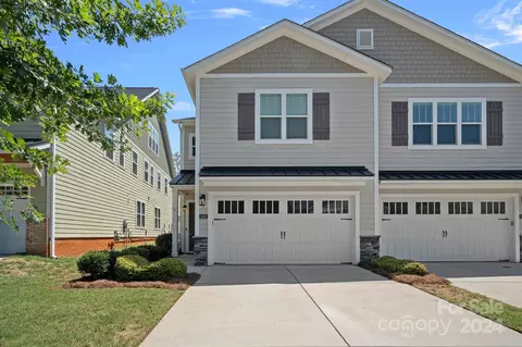 5205 Valley Stream Rd, Charlotte, NC 28209