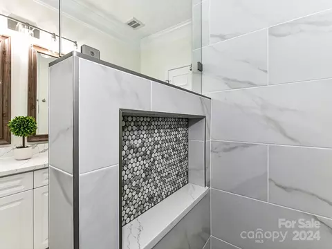 Bath - 18730 Nautical 302 Dr #302, Cornelius, NC 28031 photo 3 of 4
