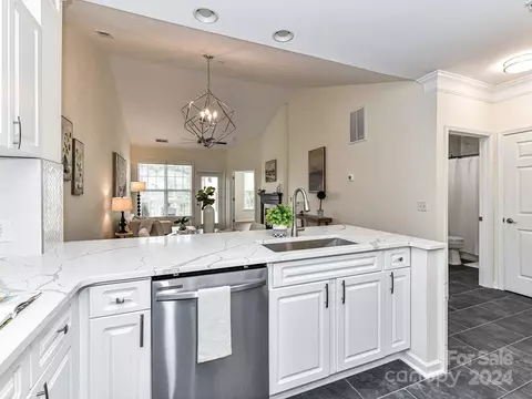 Kitchen - 18730 Nautical 302 Dr #302, Cornelius, NC 28031 photo 3 of 4