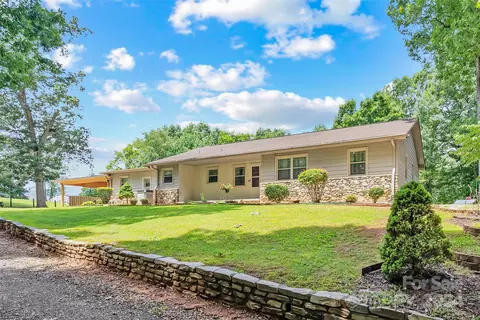 120 Oak Trails Pass, Leicester, NC 28748